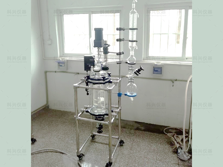 上海科興儀器與四川某大學(xué)合作現(xiàn)場(chǎng)